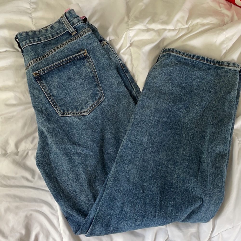 Pretty Little Thing Boyfriend Jeans - Picture 2 of 6